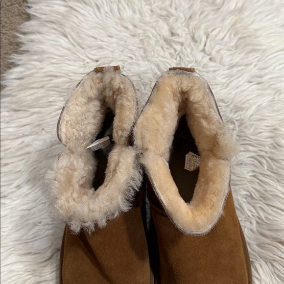 Koolaburra Short Chestnut Brown Suede Style # 1015209 Women's Size 9 Boots - Picture 7 of 8